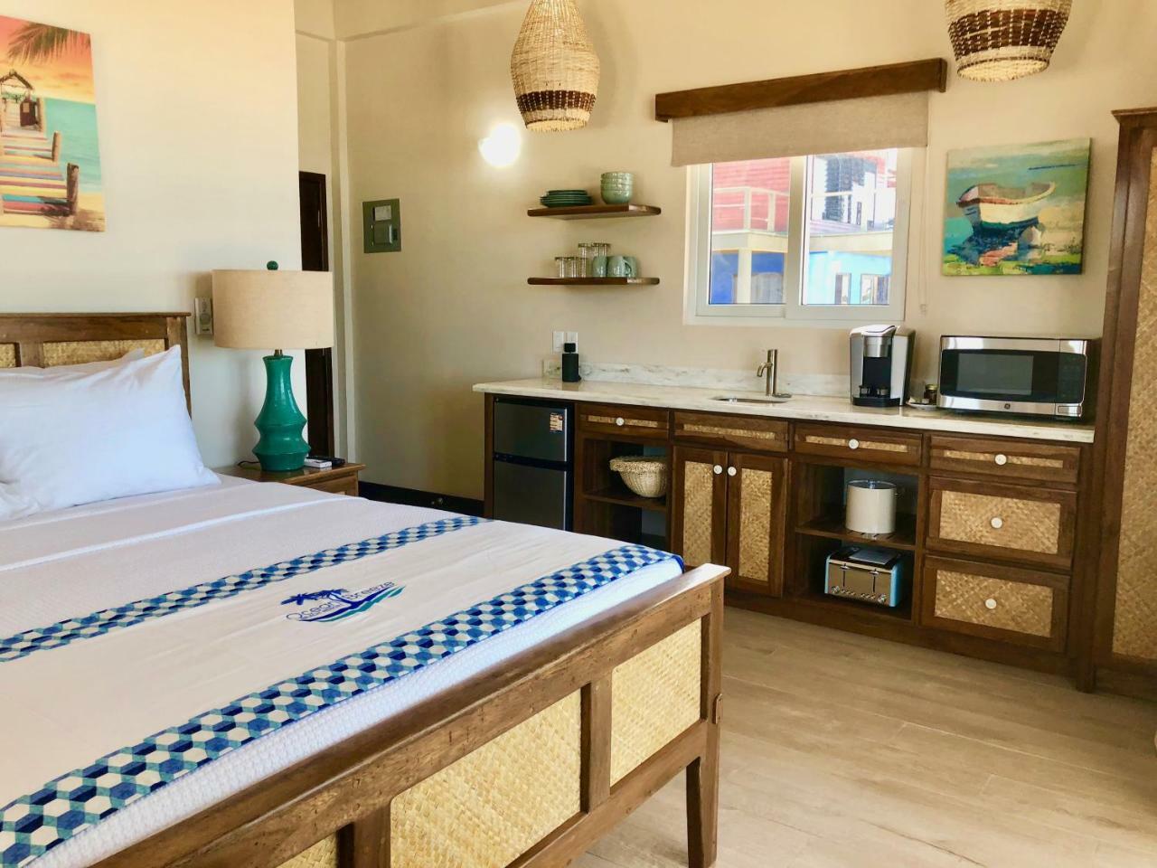 Hotel Ocean Breeze Placencia Esterno foto