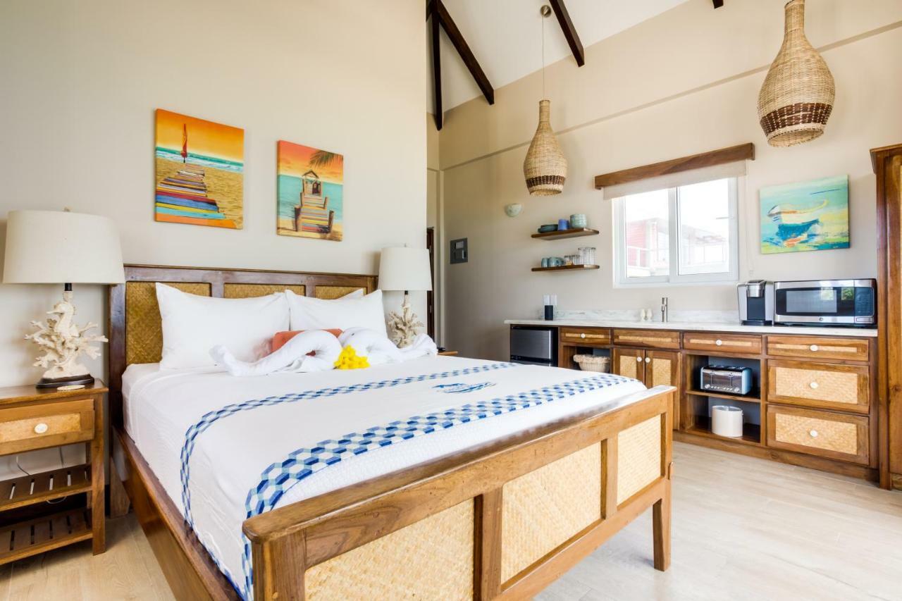 Hotel Ocean Breeze Placencia Esterno foto