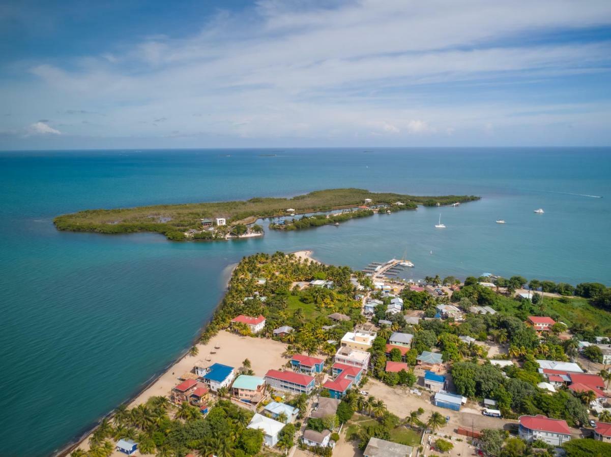 Hotel Ocean Breeze Placencia Esterno foto