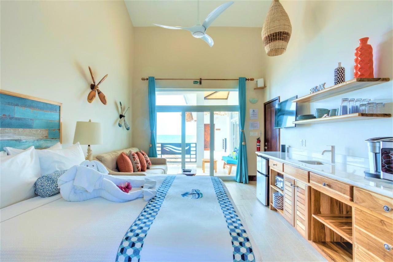 Hotel Ocean Breeze Placencia Esterno foto