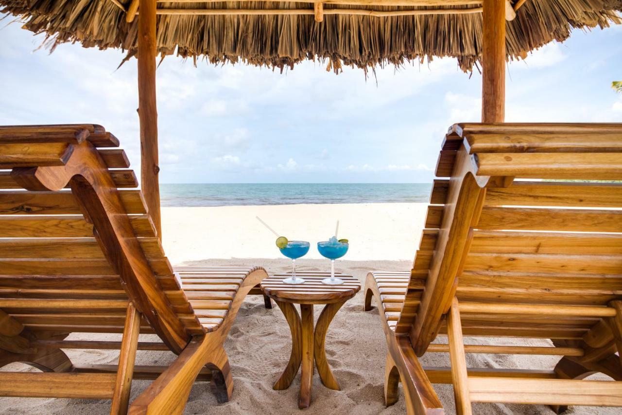 Hotel Ocean Breeze Placencia Esterno foto